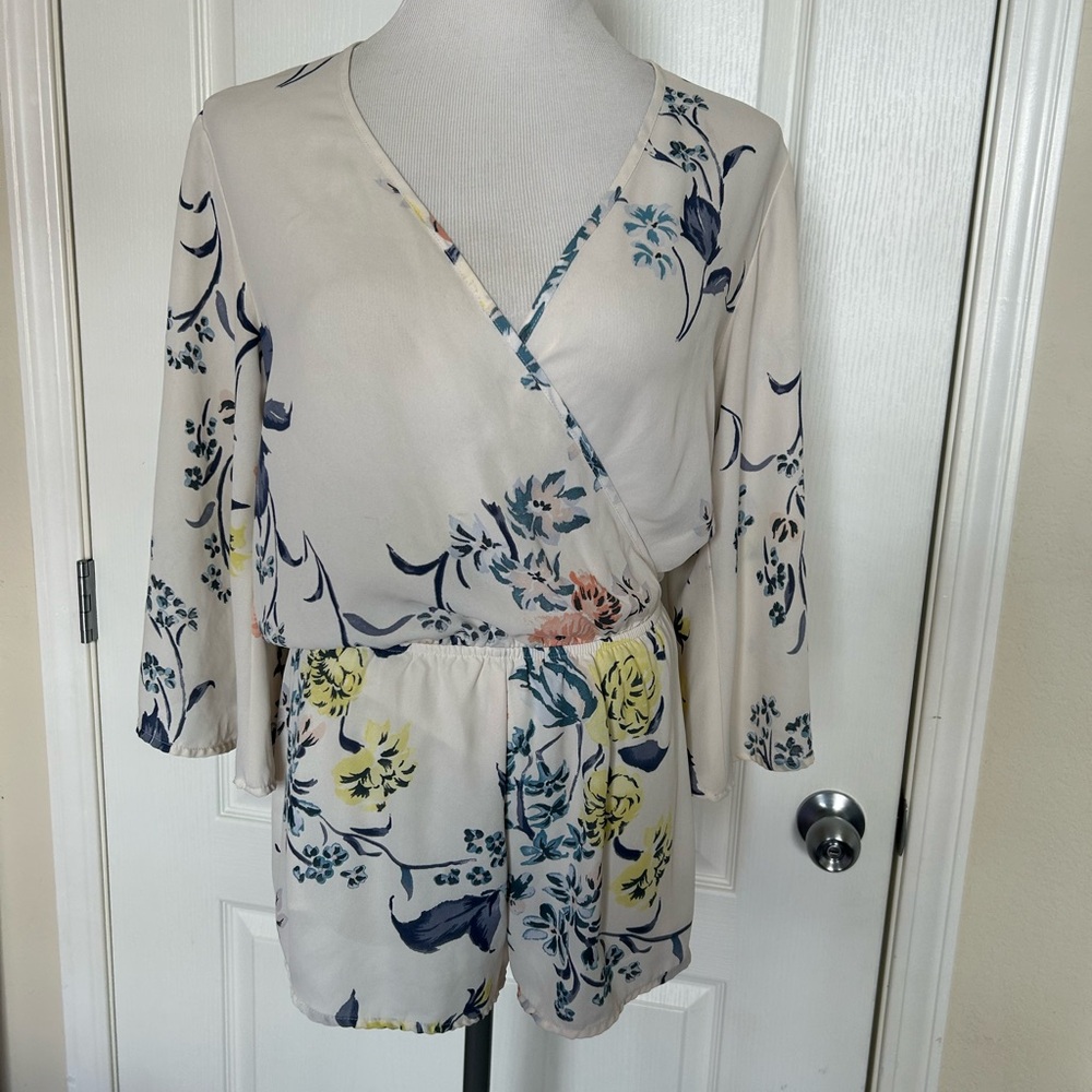 V-neck one piece shorts romper